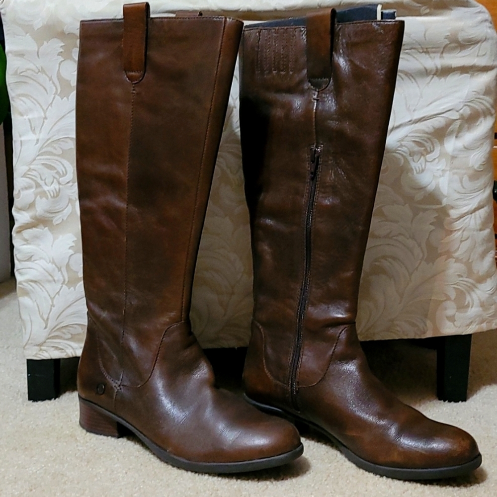 BORN Mavis boots Size 8